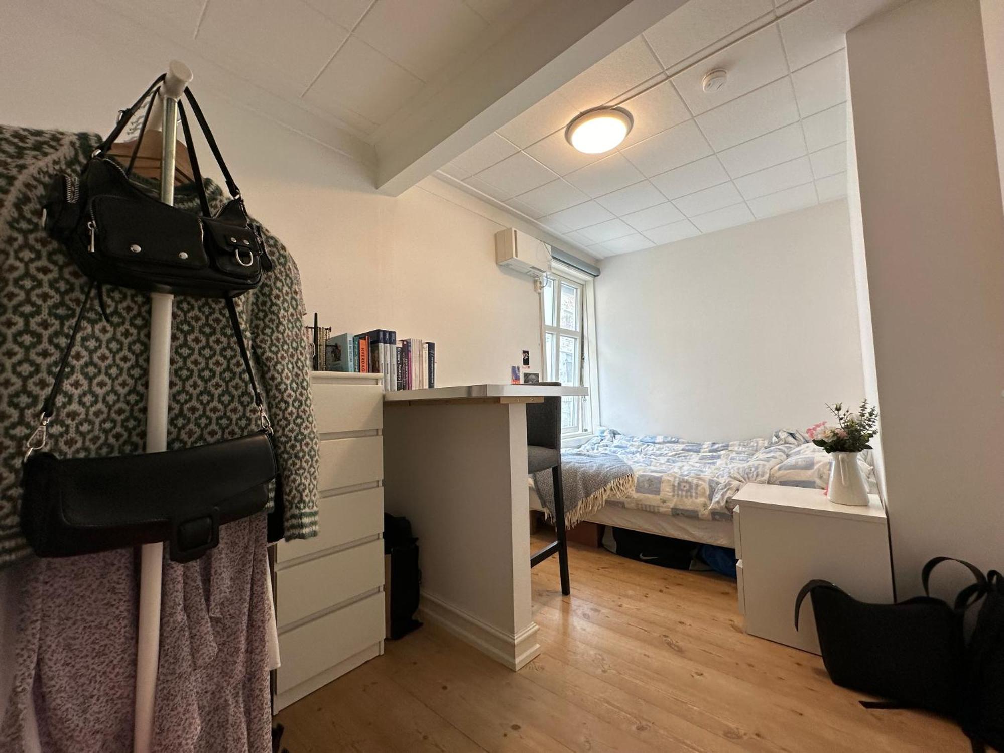 Sjarmerende Bolig Like Ved Togstasjonen Apartment Bergen Bagian luar foto