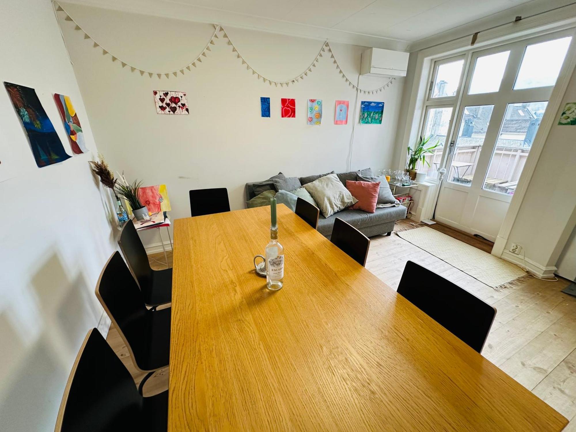 Sjarmerende Bolig Like Ved Togstasjonen Apartment Bergen Bagian luar foto