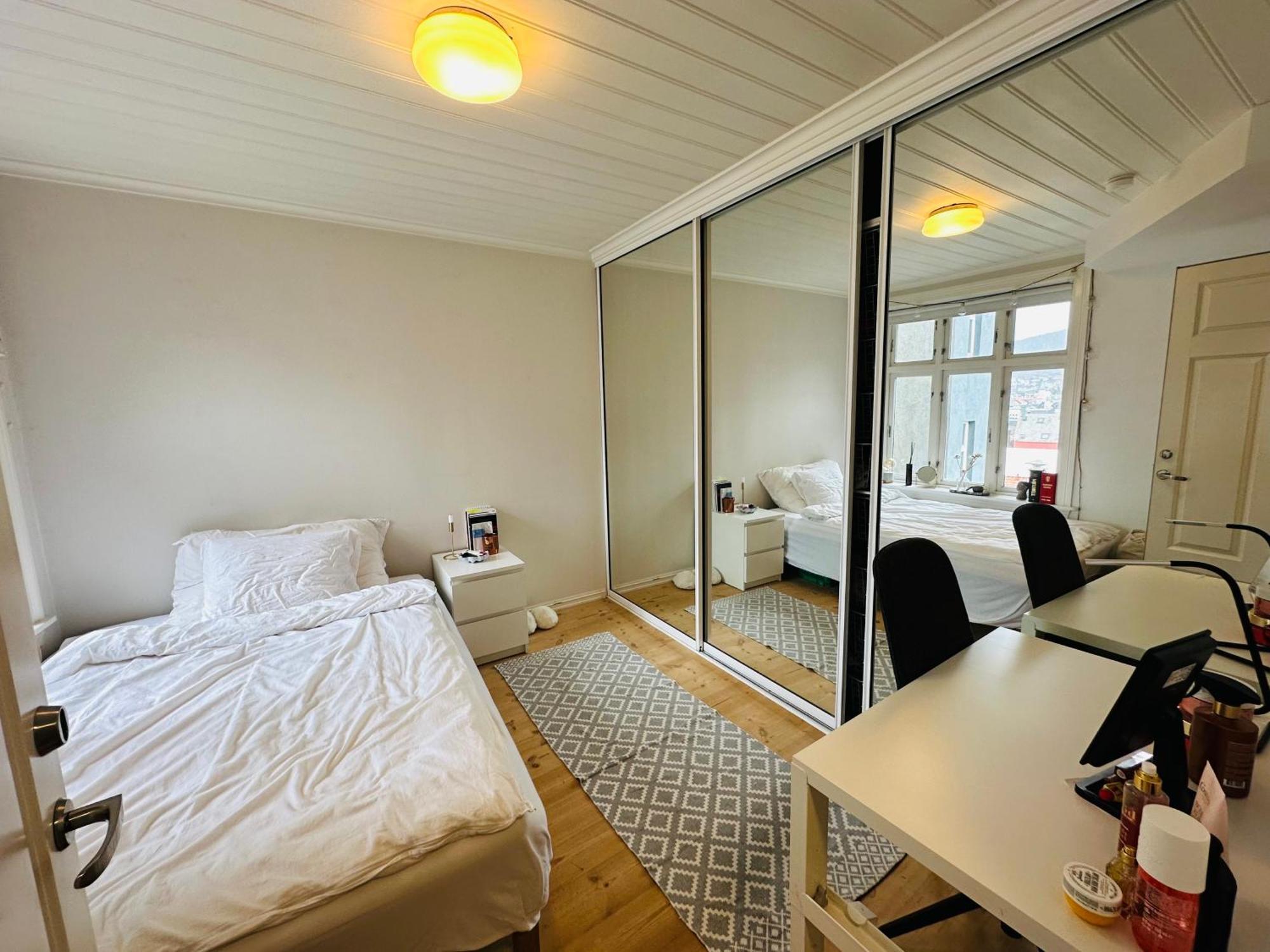Sjarmerende Bolig Like Ved Togstasjonen Apartment Bergen Bagian luar foto